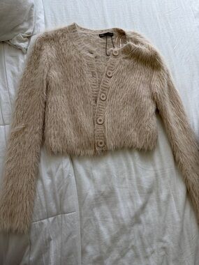 Zara Fuzzy Cropped Cardigan in Beige